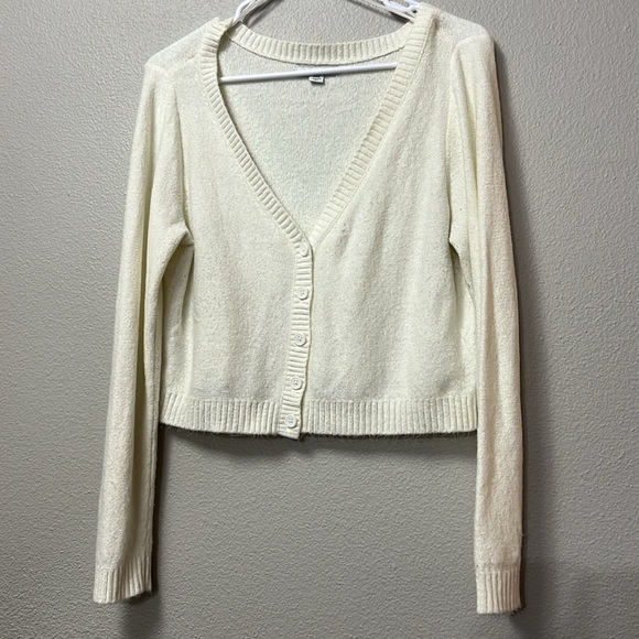 American Eagle Cropped Cardigan - Picture 13 of 15